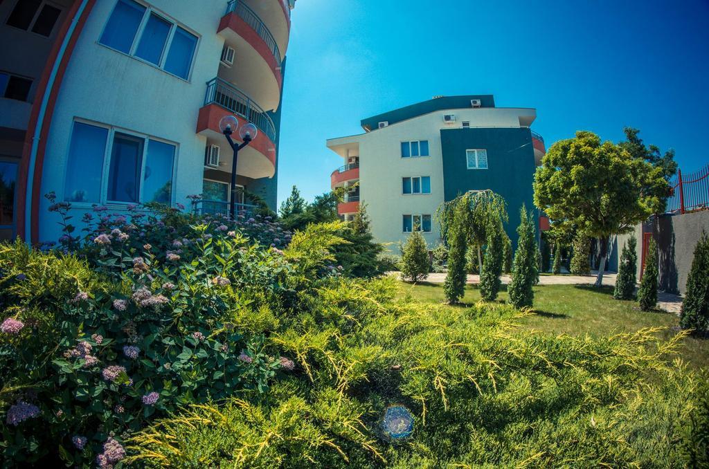 Gt Green Fort Beach Apartments Sunny Beach Ngoại thất bức ảnh