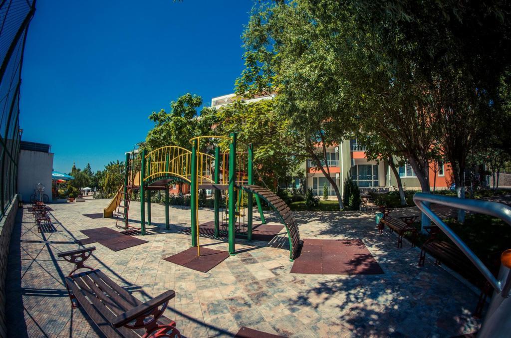 Gt Green Fort Beach Apartments Sunny Beach Ngoại thất bức ảnh