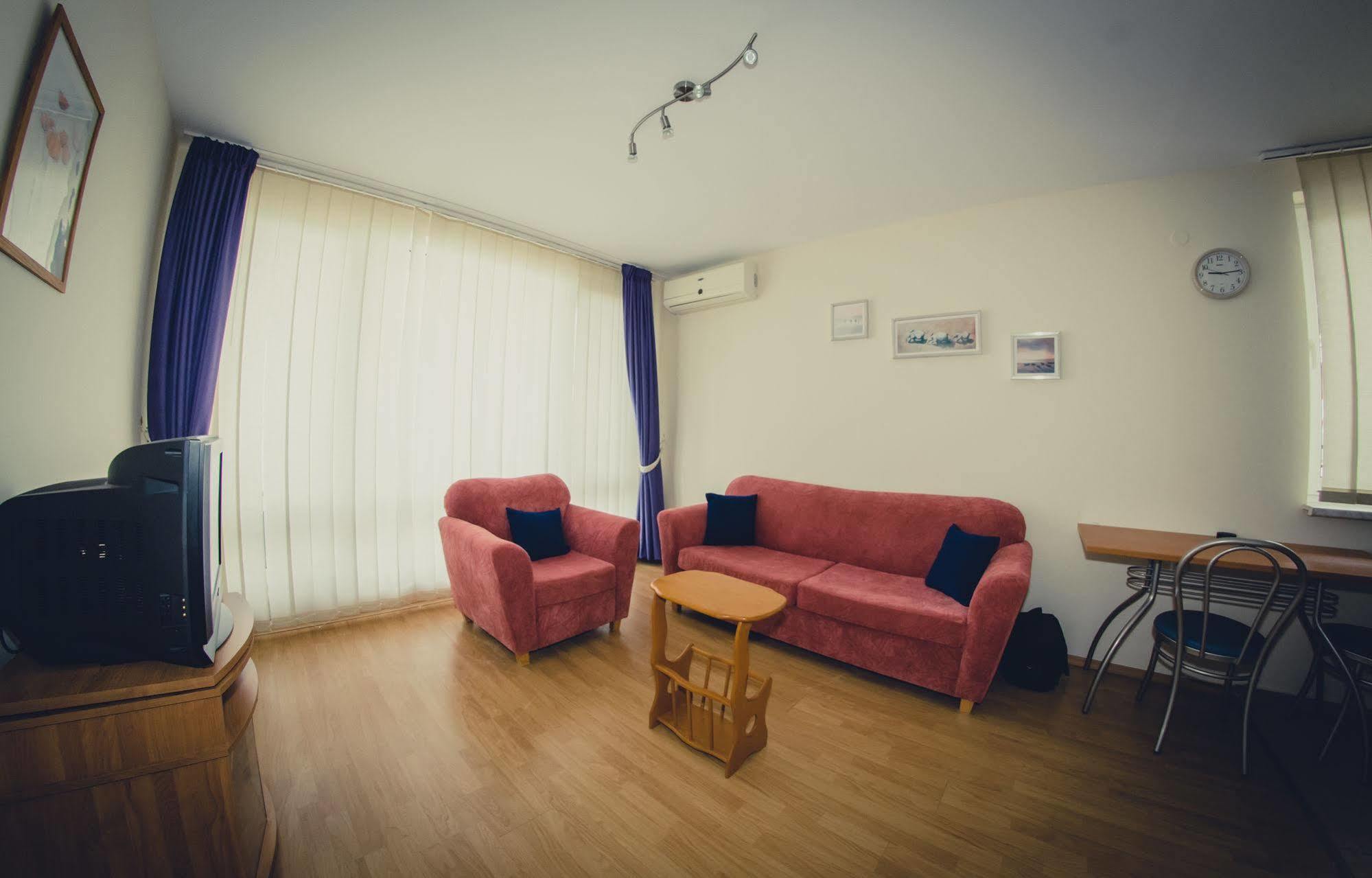 Gt Green Fort Beach Apartments Sunny Beach Ngoại thất bức ảnh