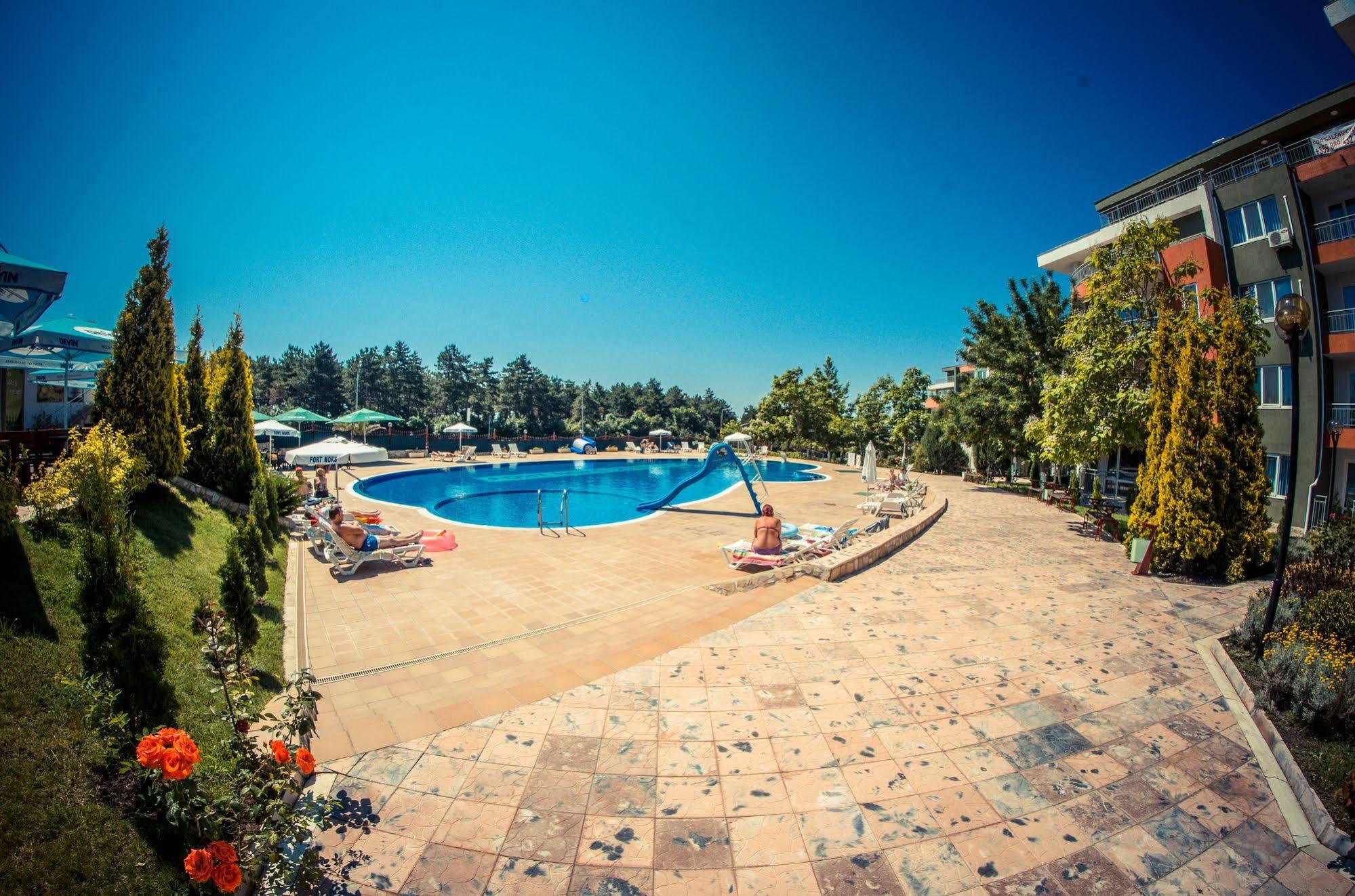Gt Green Fort Beach Apartments Sunny Beach Ngoại thất bức ảnh