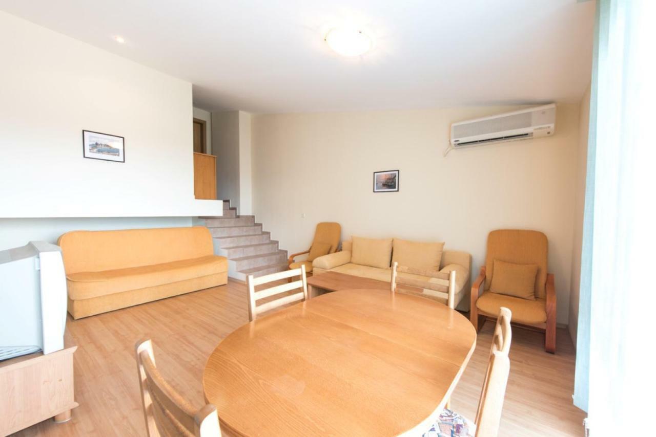 Gt Green Fort Beach Apartments Sunny Beach Ngoại thất bức ảnh
