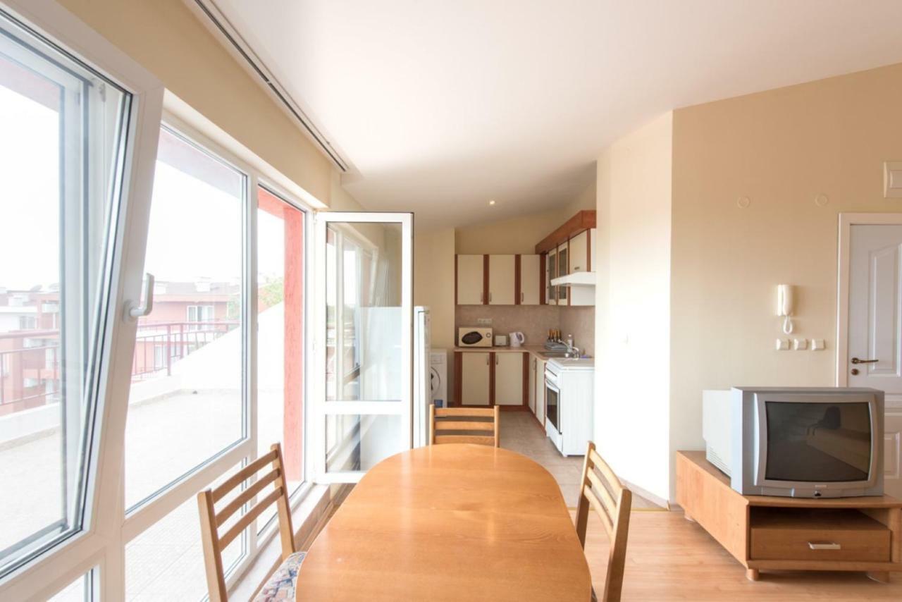 Gt Green Fort Beach Apartments Sunny Beach Ngoại thất bức ảnh