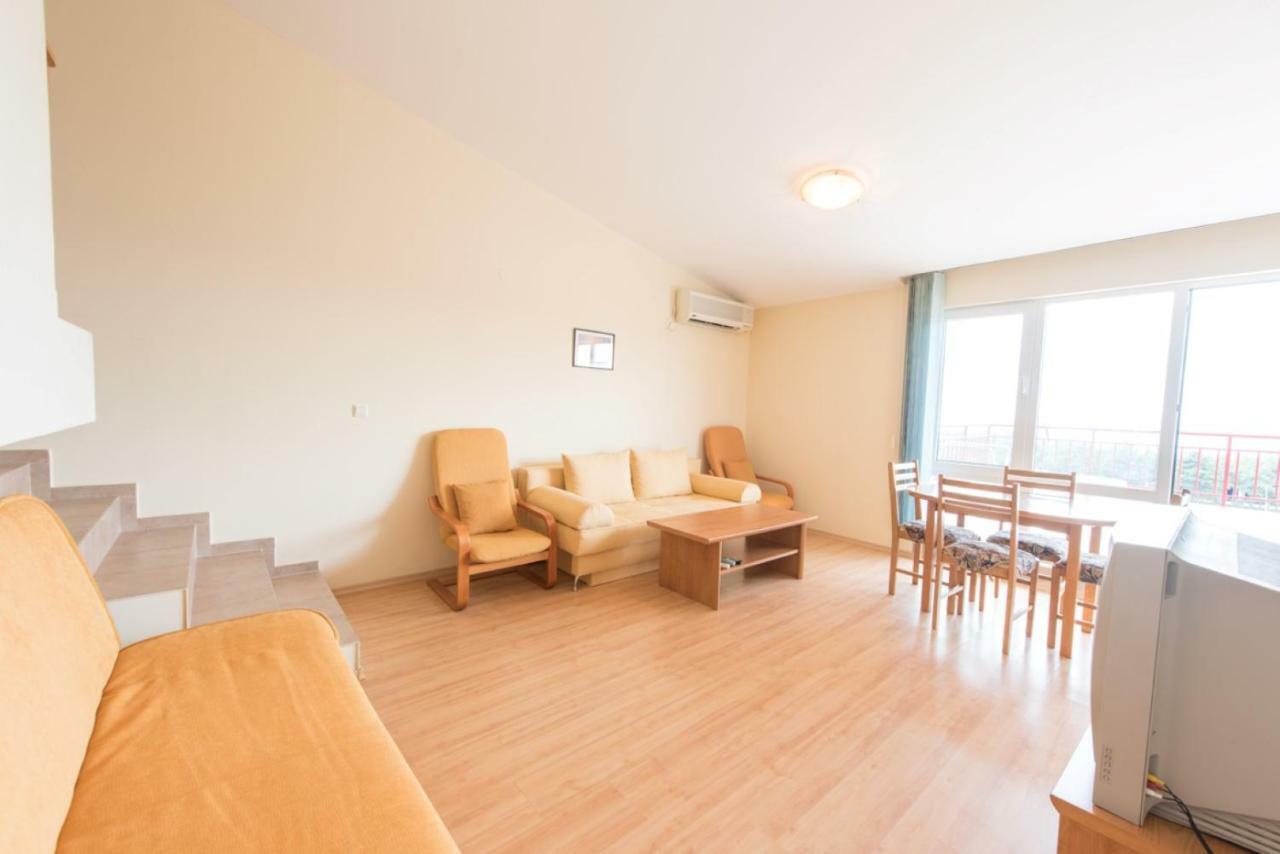 Gt Green Fort Beach Apartments Sunny Beach Ngoại thất bức ảnh