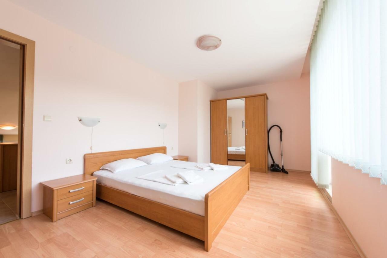 Gt Green Fort Beach Apartments Sunny Beach Ngoại thất bức ảnh