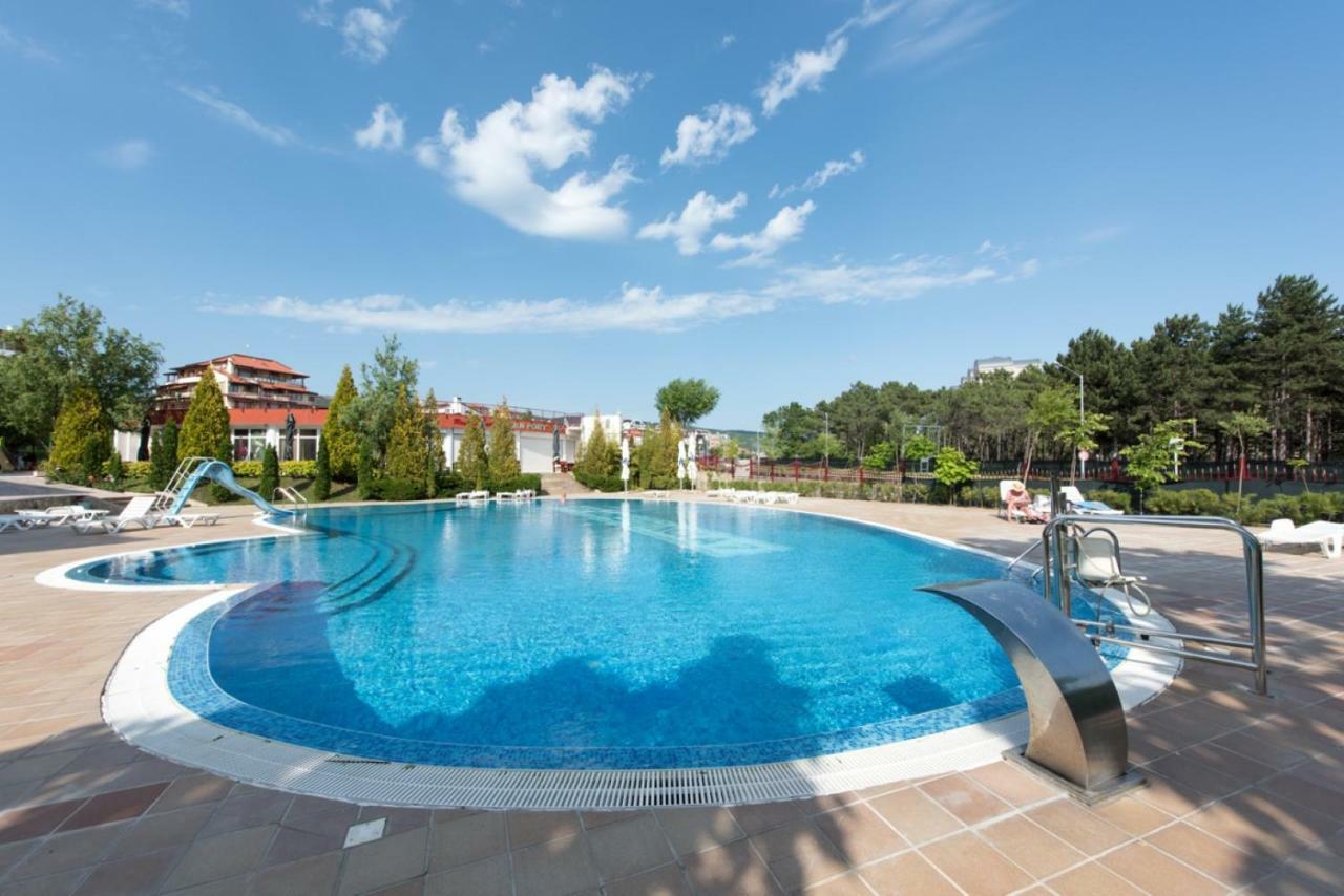 Gt Green Fort Beach Apartments Sunny Beach Ngoại thất bức ảnh